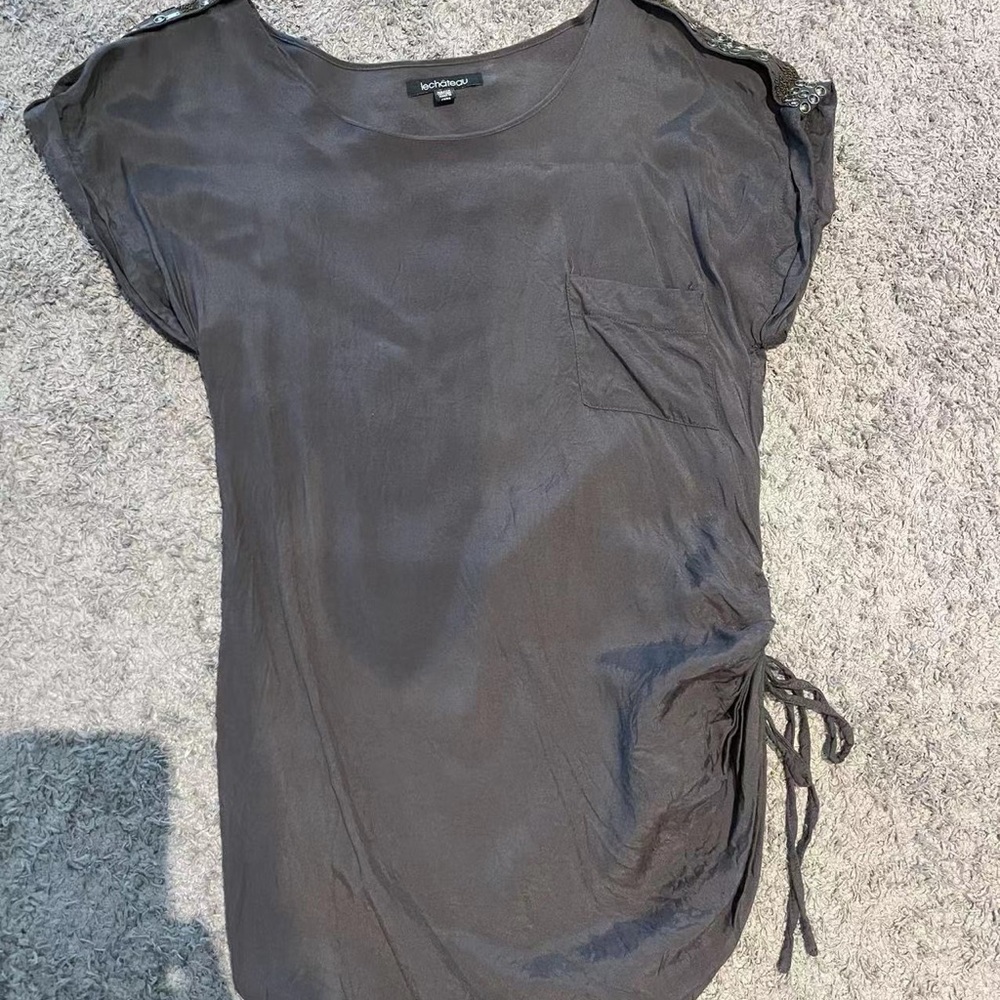 Le château top for women